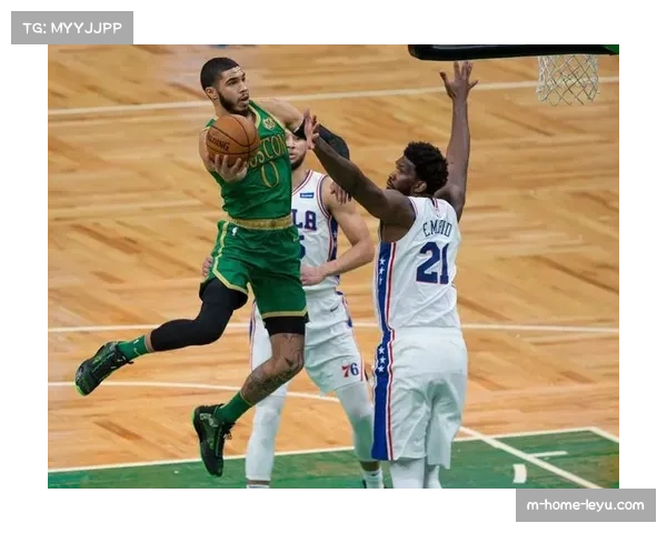 凯尔特人对阵76人：布朗贡献19分，球队半场以68-57领先