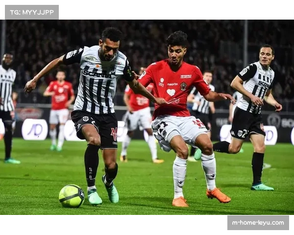 前进之鹰欧联杯客场失利 双线作战显疲态