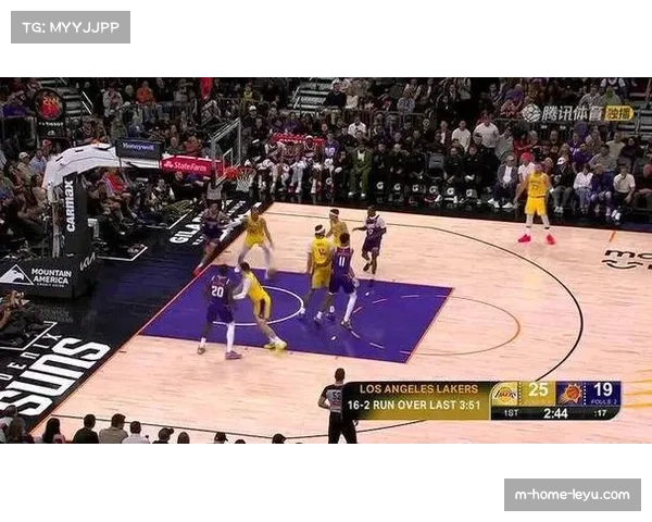 湖人最后0.9秒战术执行混乱 太阳无球掩护创造绝杀机会 湖人最后0.9秒战术执行混乱 太阳无球掩护创造绝杀机会